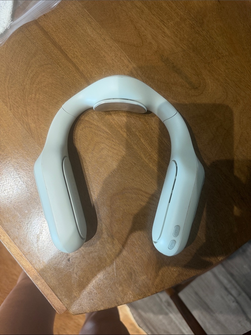 Wireless neck fan